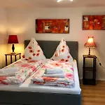 Luna - Und Zentral Im Renovierten Insel-altstadthaus Apartamento